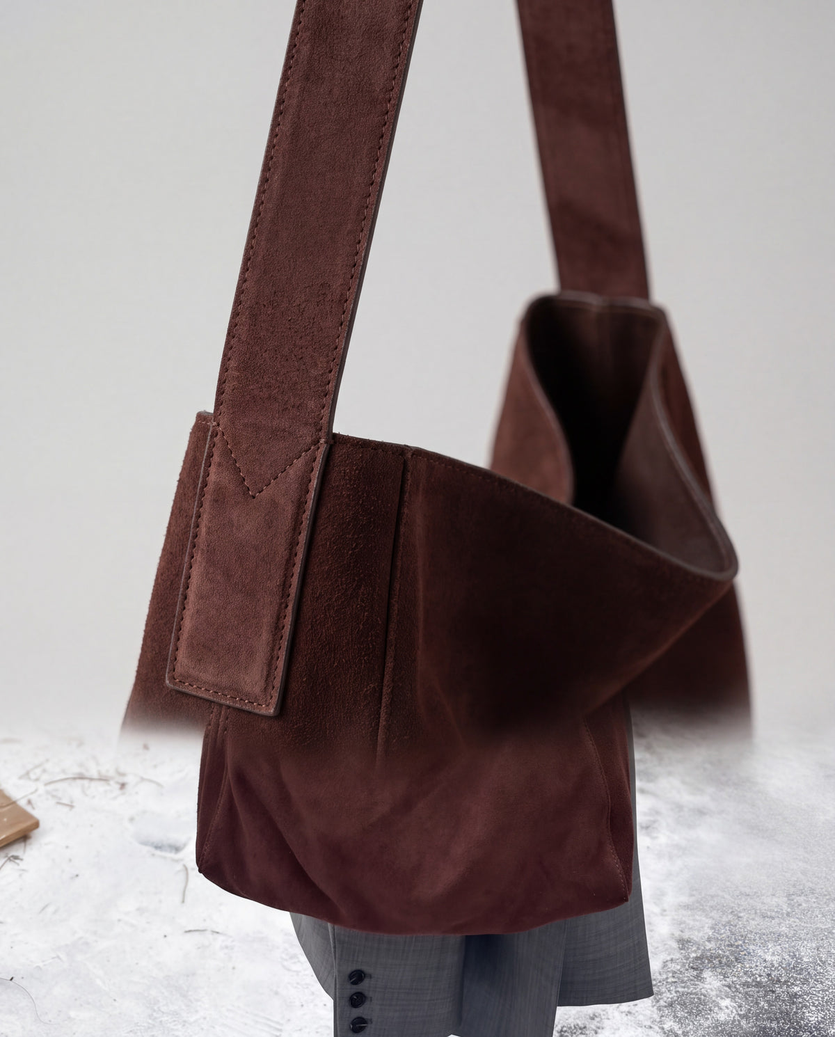 Fiato bag in Chocolate – hardware detail