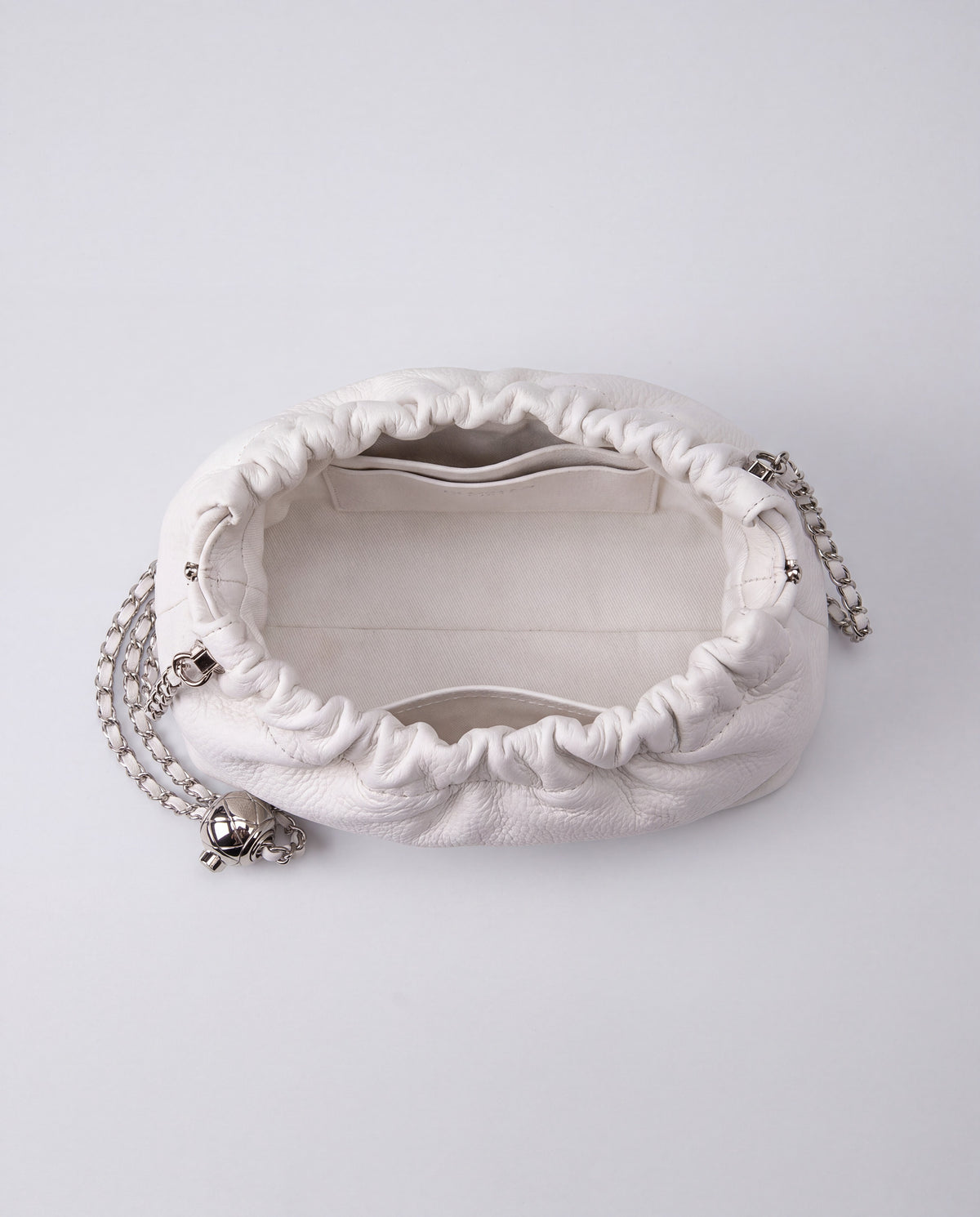 Giro bag in White – interior view