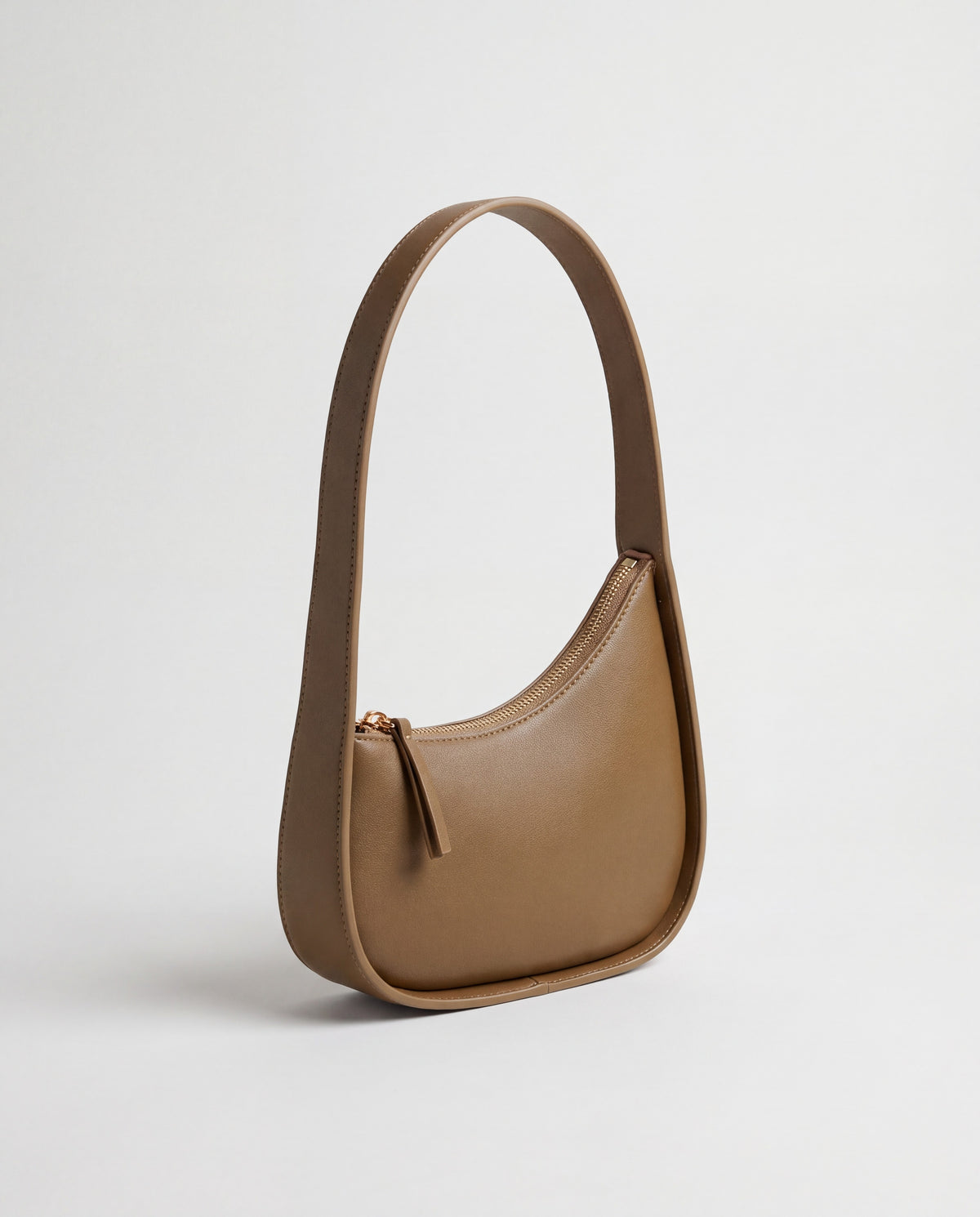 Muse bag in Brown – three-quarter view