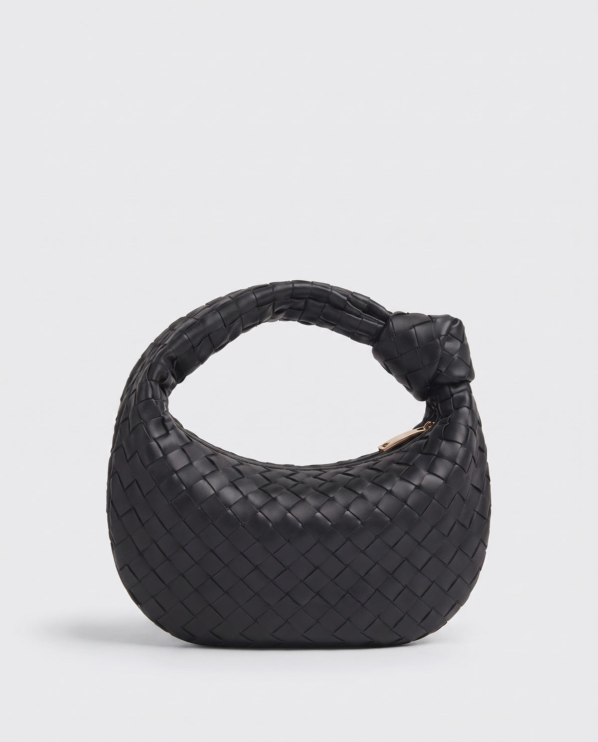 Knot Midi woven leather bag in Black – three-quarter view