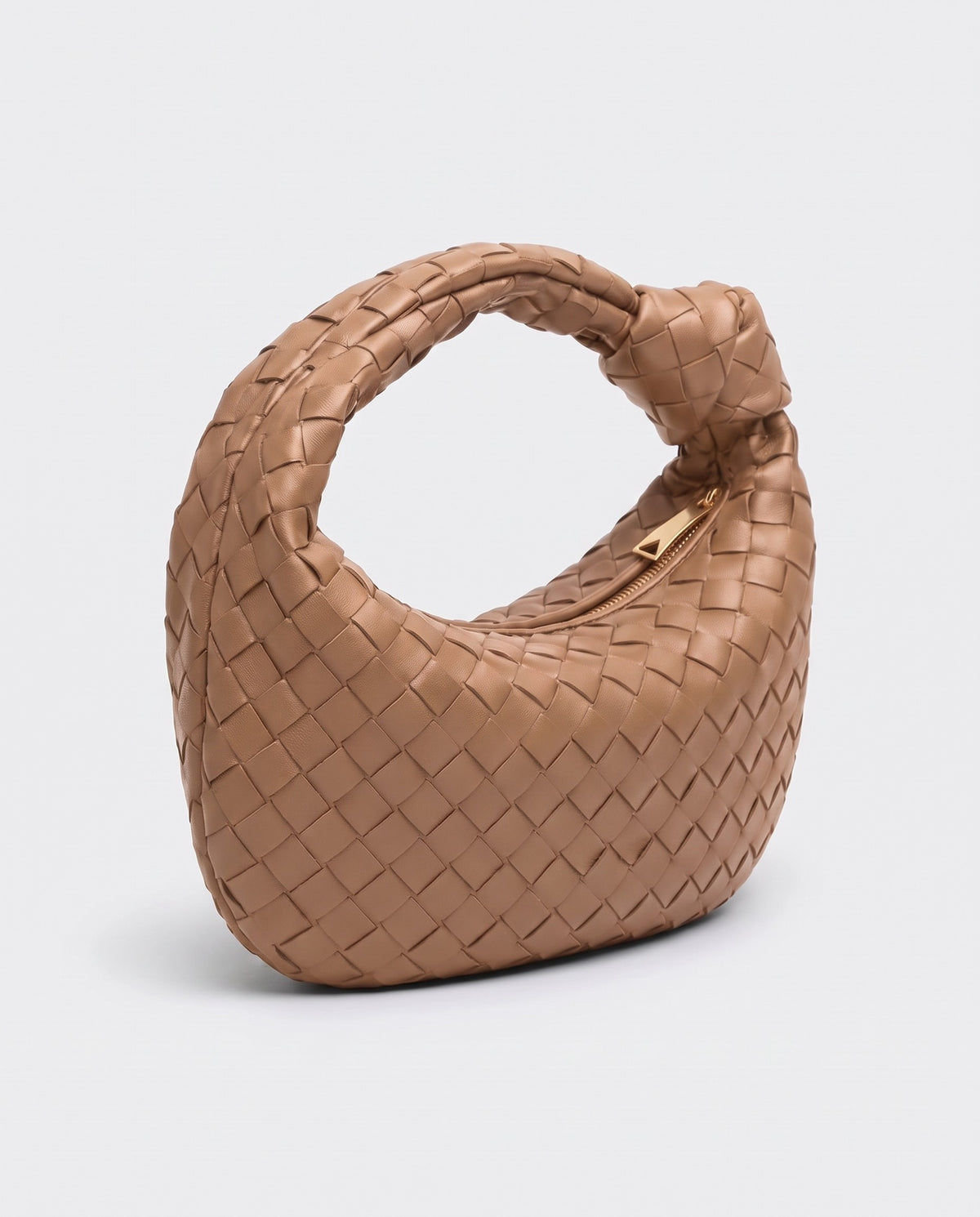 Knot Midi woven leather bag in Caramel – three-quarter view