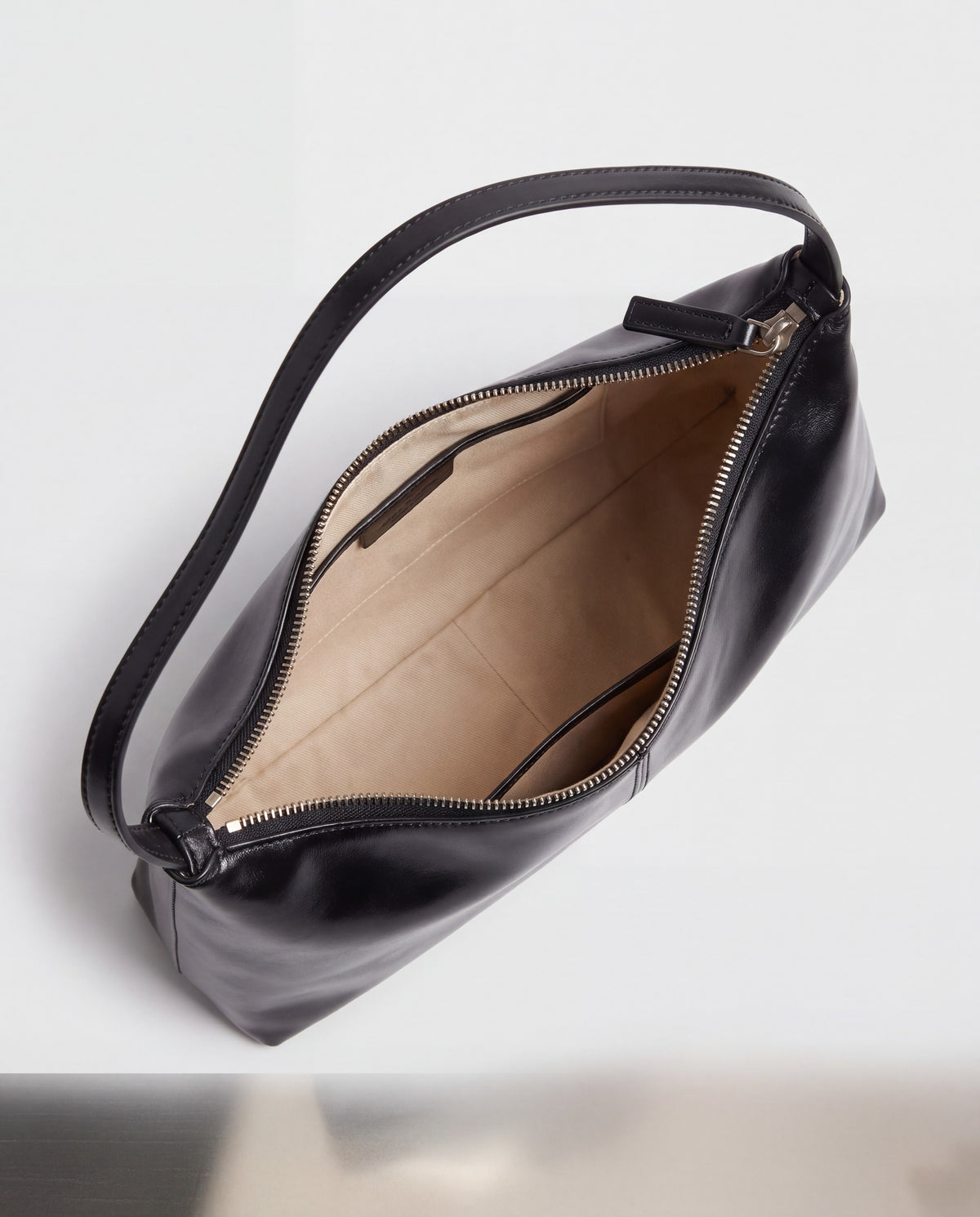 Lana bag in Black – interior view