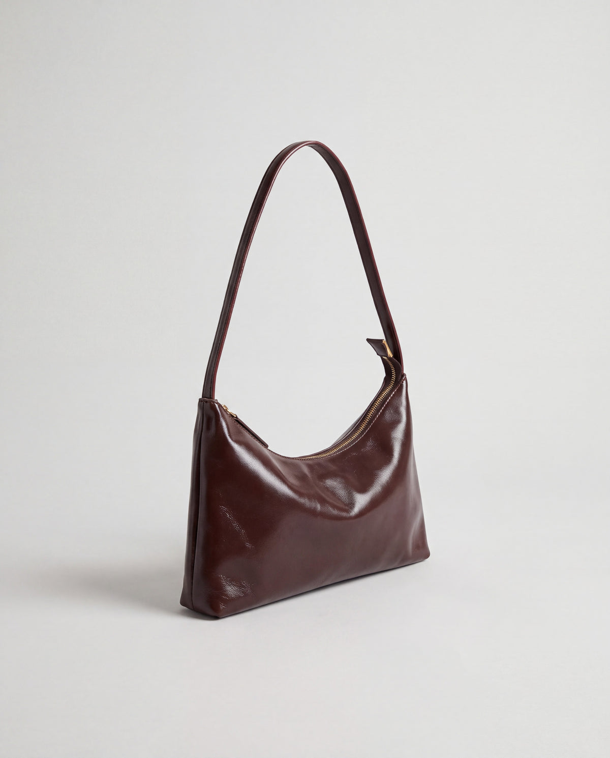 Lana bag in Chocolate – three-quarter view