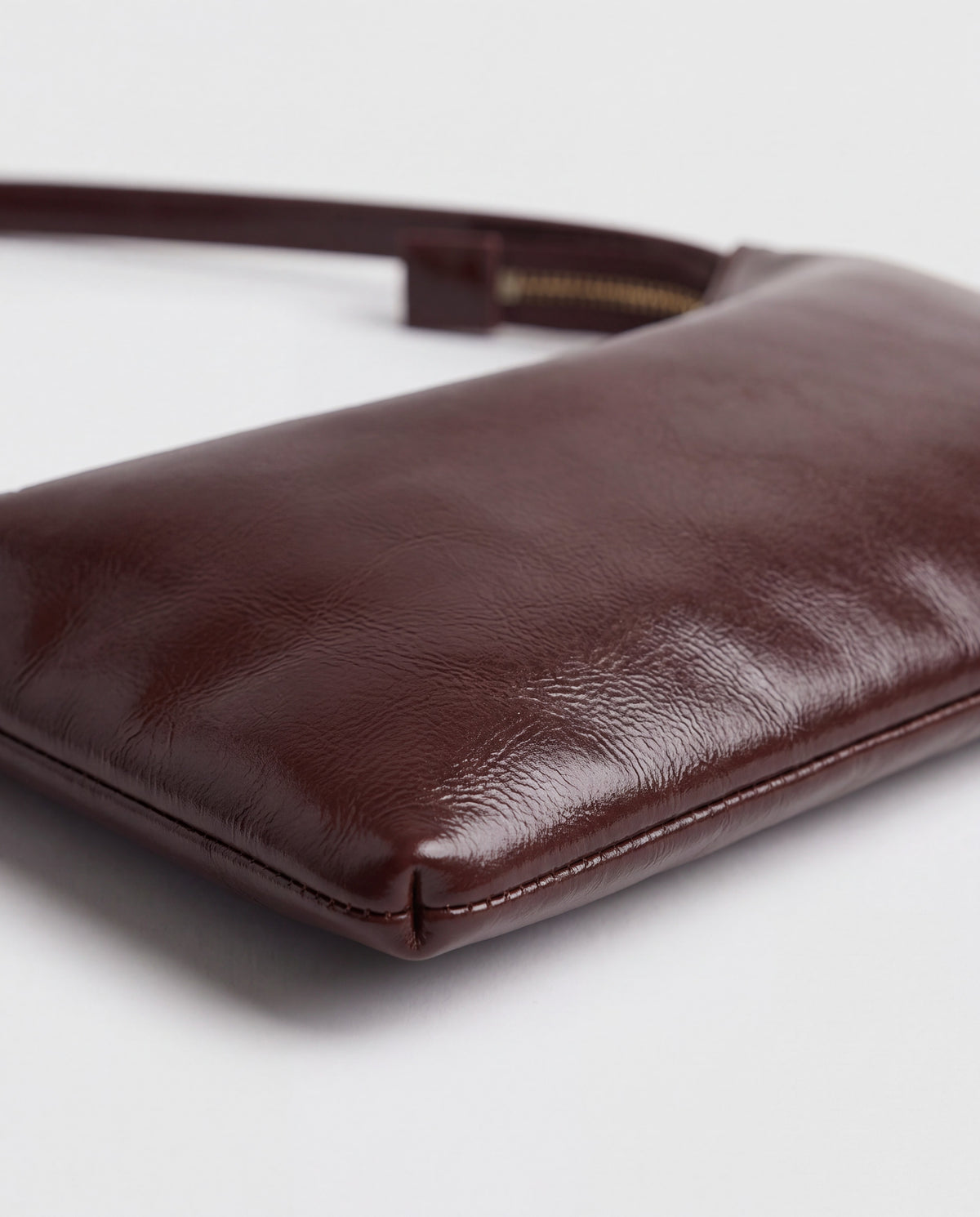 Lana bag in Chocolate – leather detail