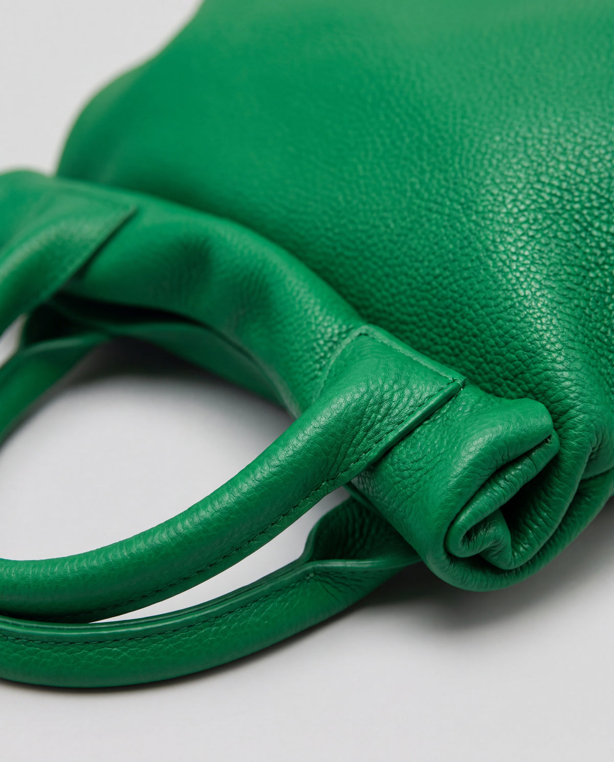 Lido bag in Green – leather detail