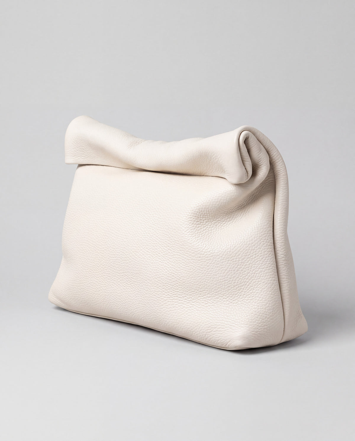 Lido bag in White – three-quarter view