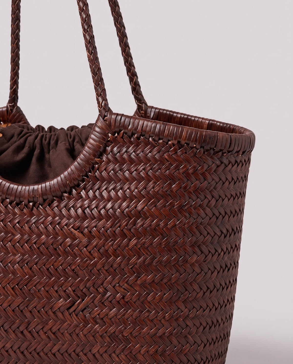 Leather close-up of the Valentina Matera Large bag in Brown