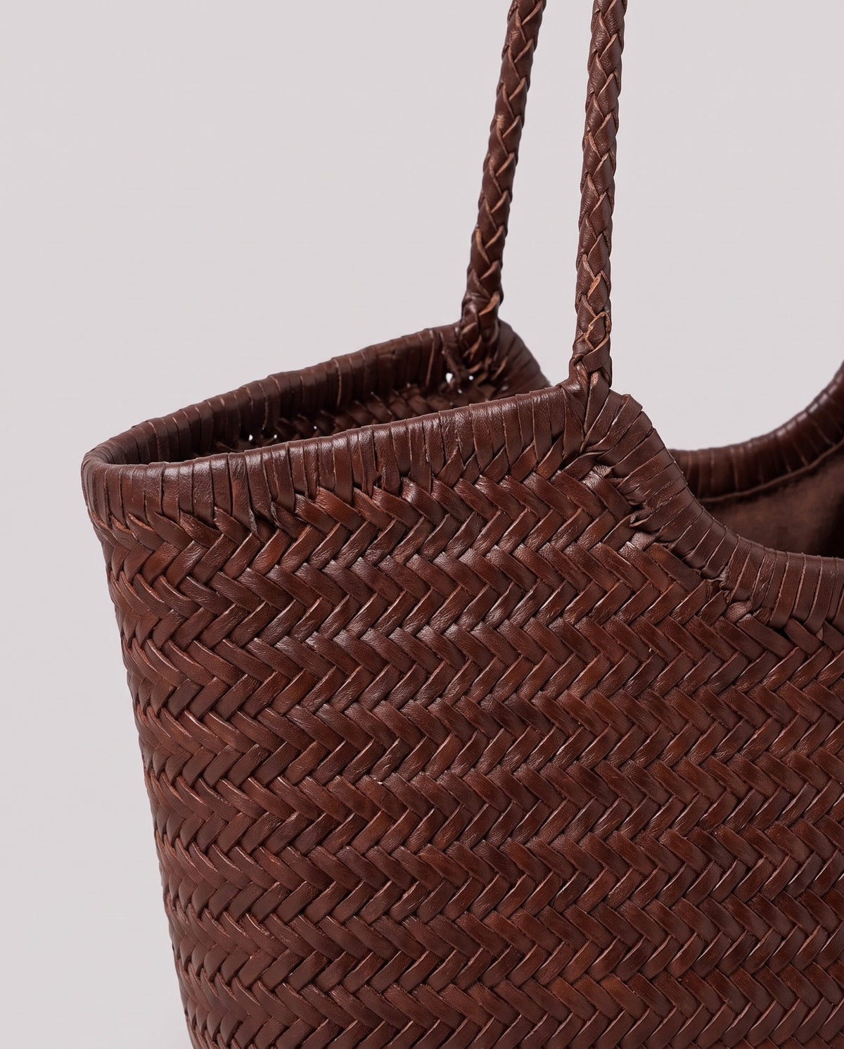 Leather close-up of the Valentina Matera Small bag in Chocolate