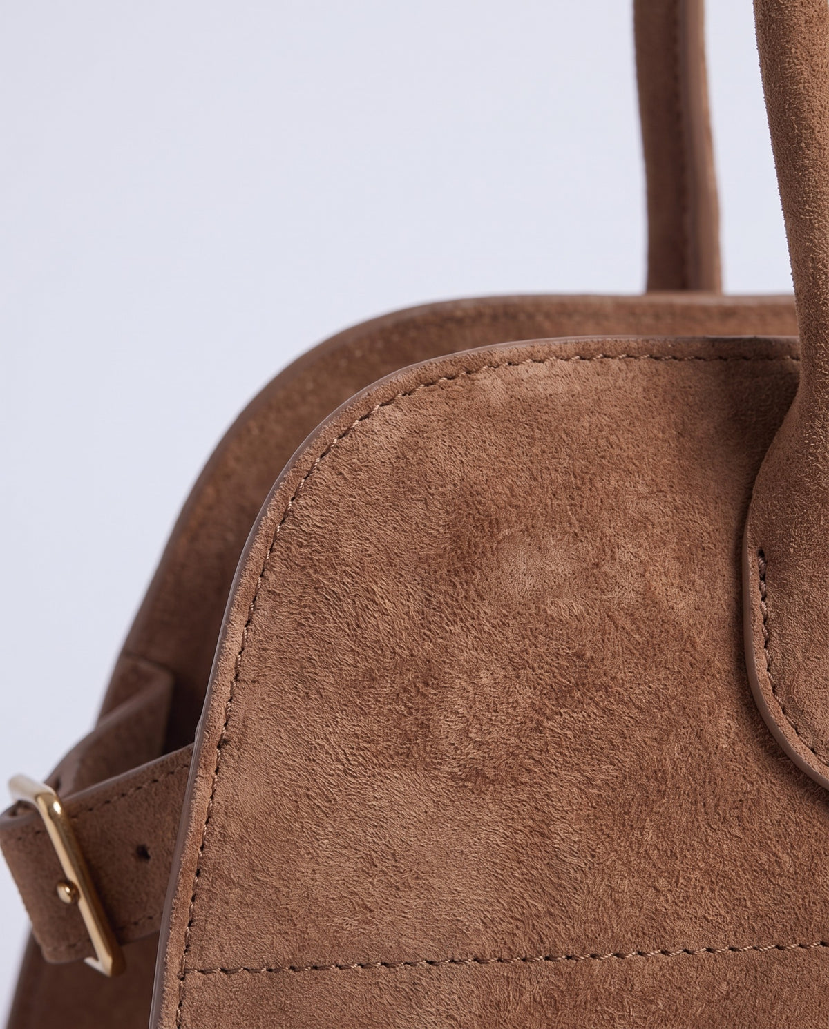 Milano Large bag in Mocha suede – close-up of the suede texture