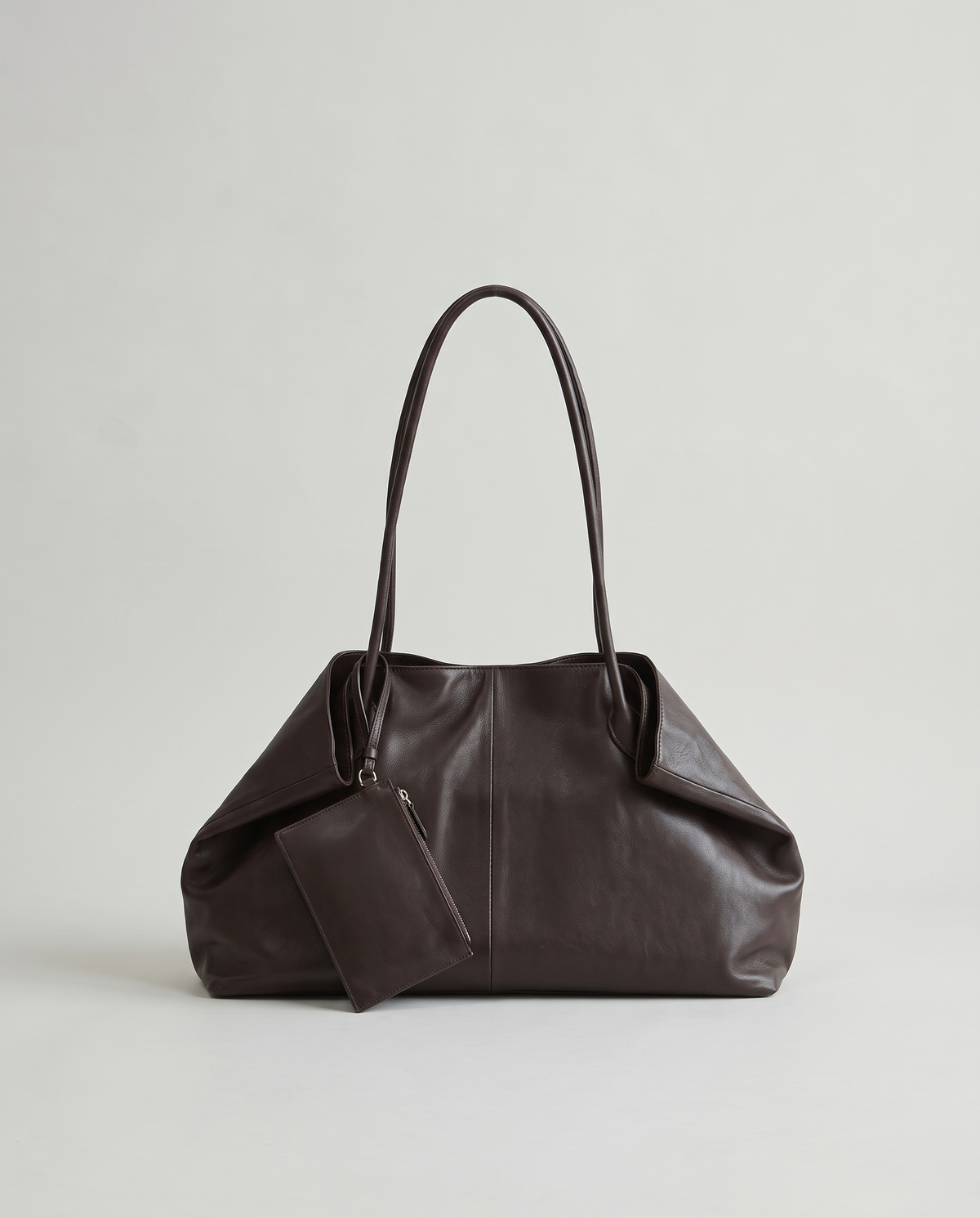 Nido leather tote in Chocolate – front view