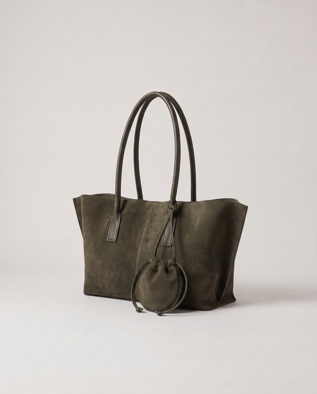Noce tote in olive, three-quarter view