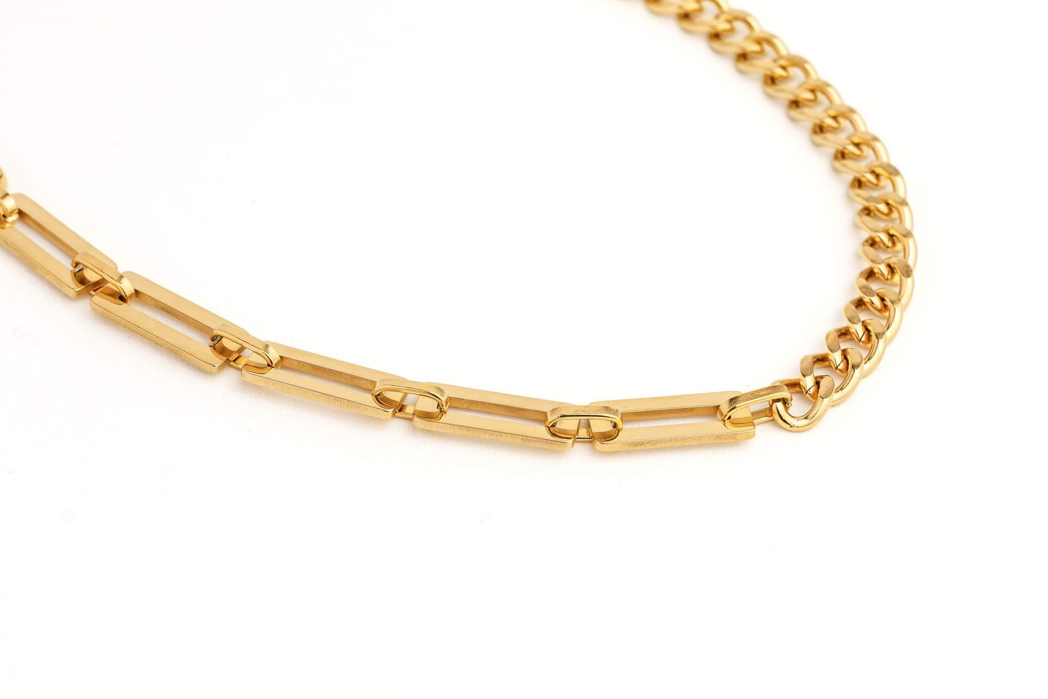 Gold chain necklace