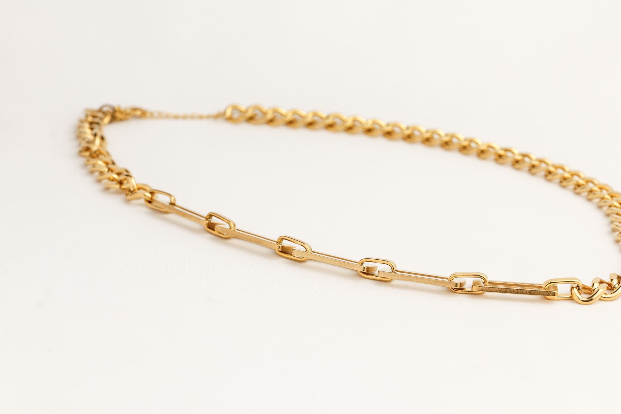 Gold chain necklace
