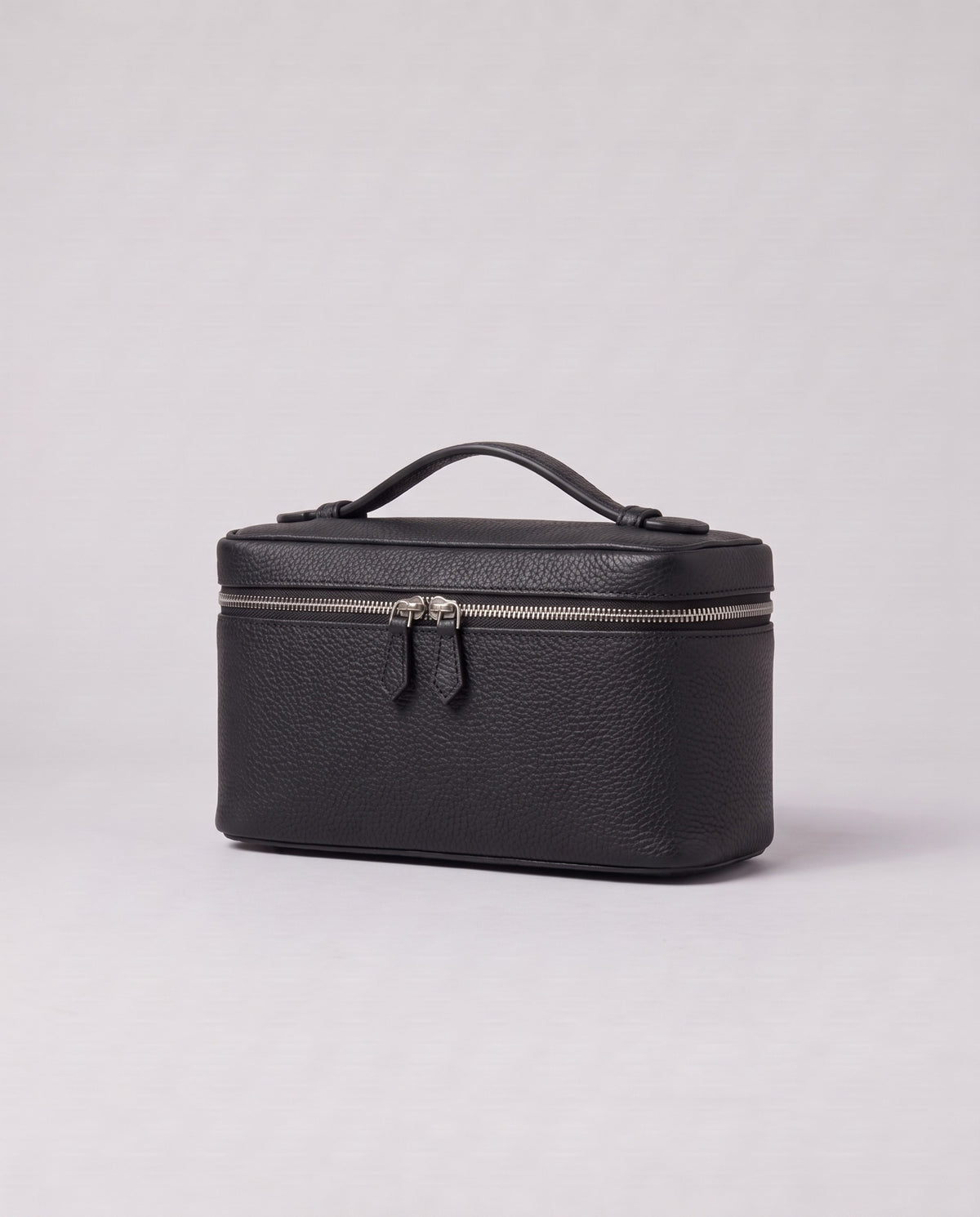 Valentina Orvieto Small top-handle bag in Black leather, three-quarter view