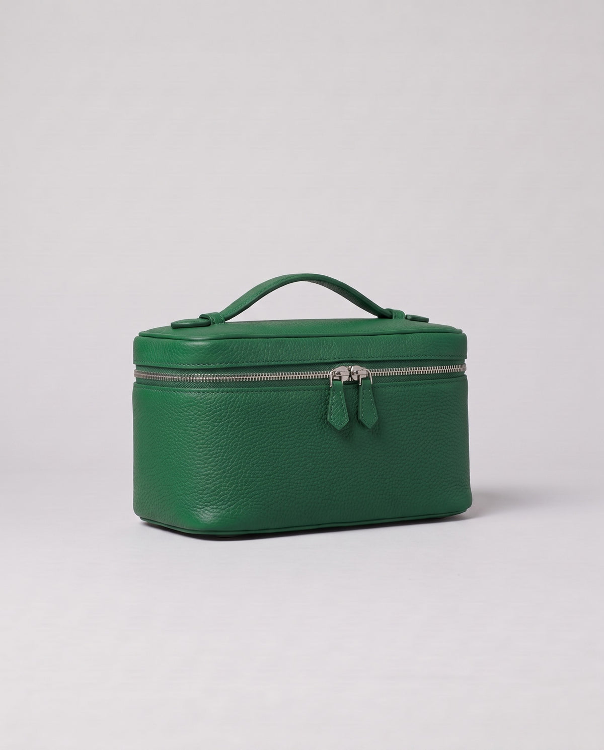 Orvieto pebbled leather vanity case in Green – three-quarter view