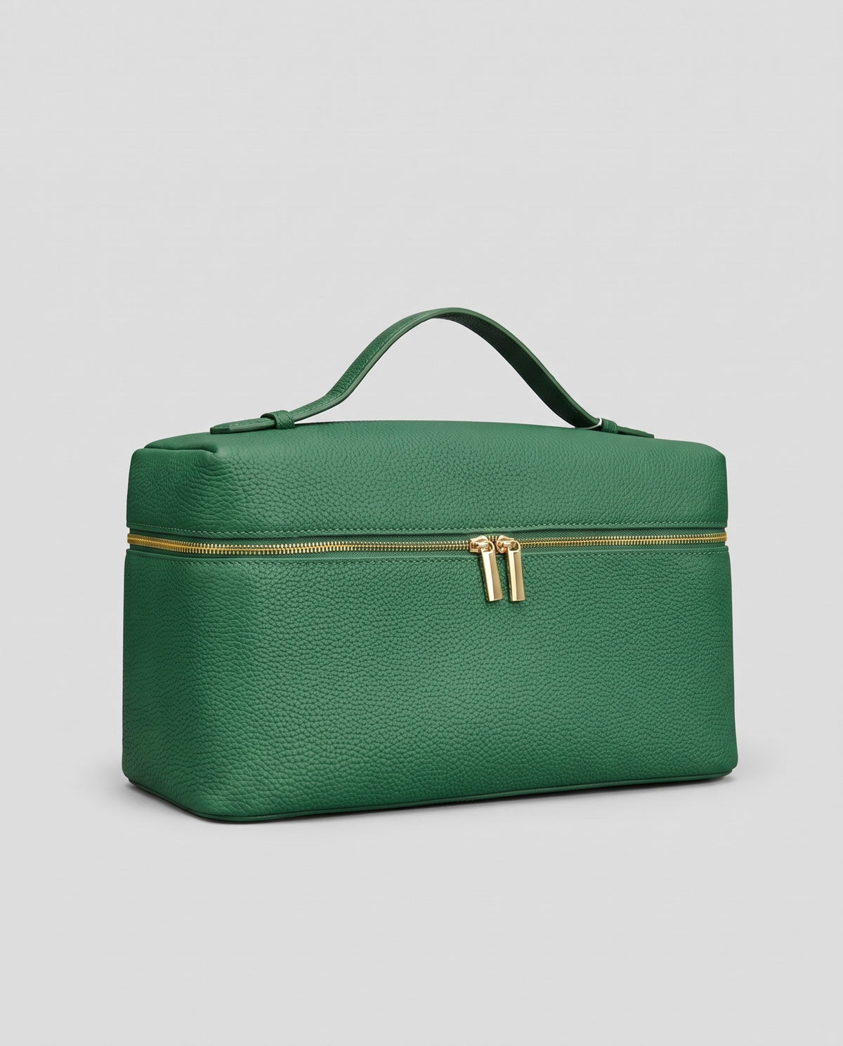 Orvieto pebbled leather vanity case in Green – three-quarter view