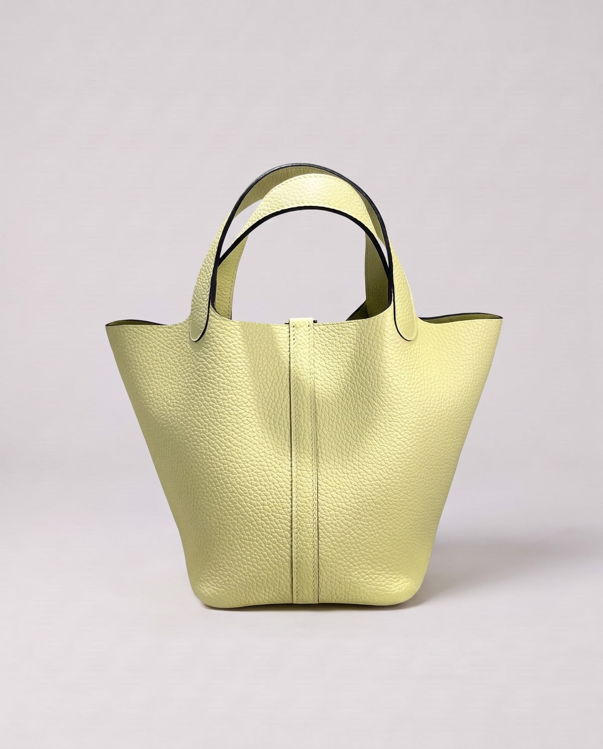 Valentina Ostuni Large bag in Butter, three-quarter view