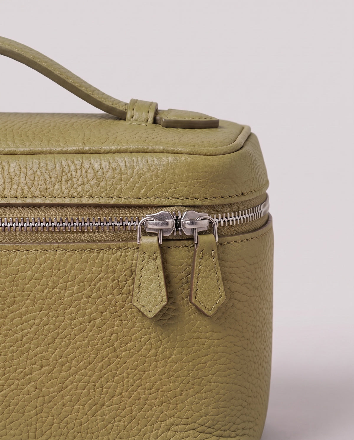 Leather close-up of the Valentina Ostuni Large bag in Sage