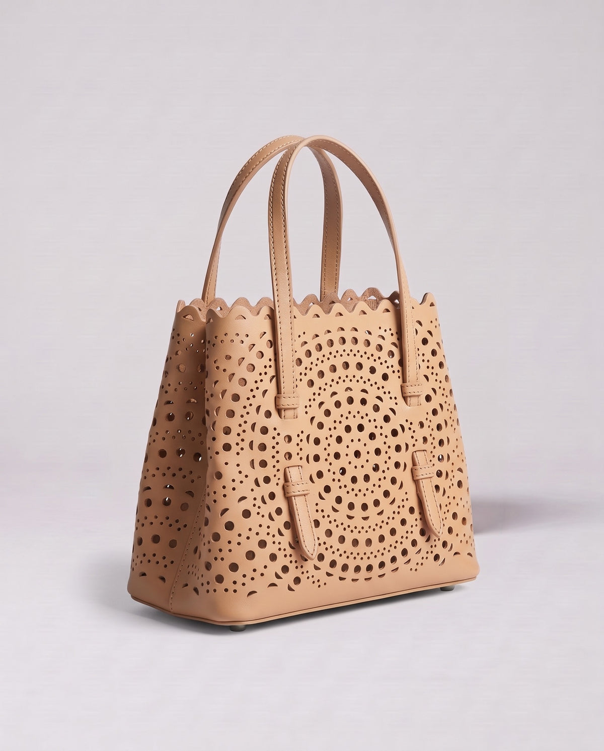Valentina Urbino Medium bag in Apricot, back view