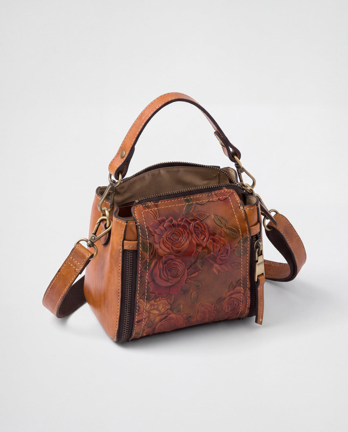 Legacy bag in Coffee – inside view