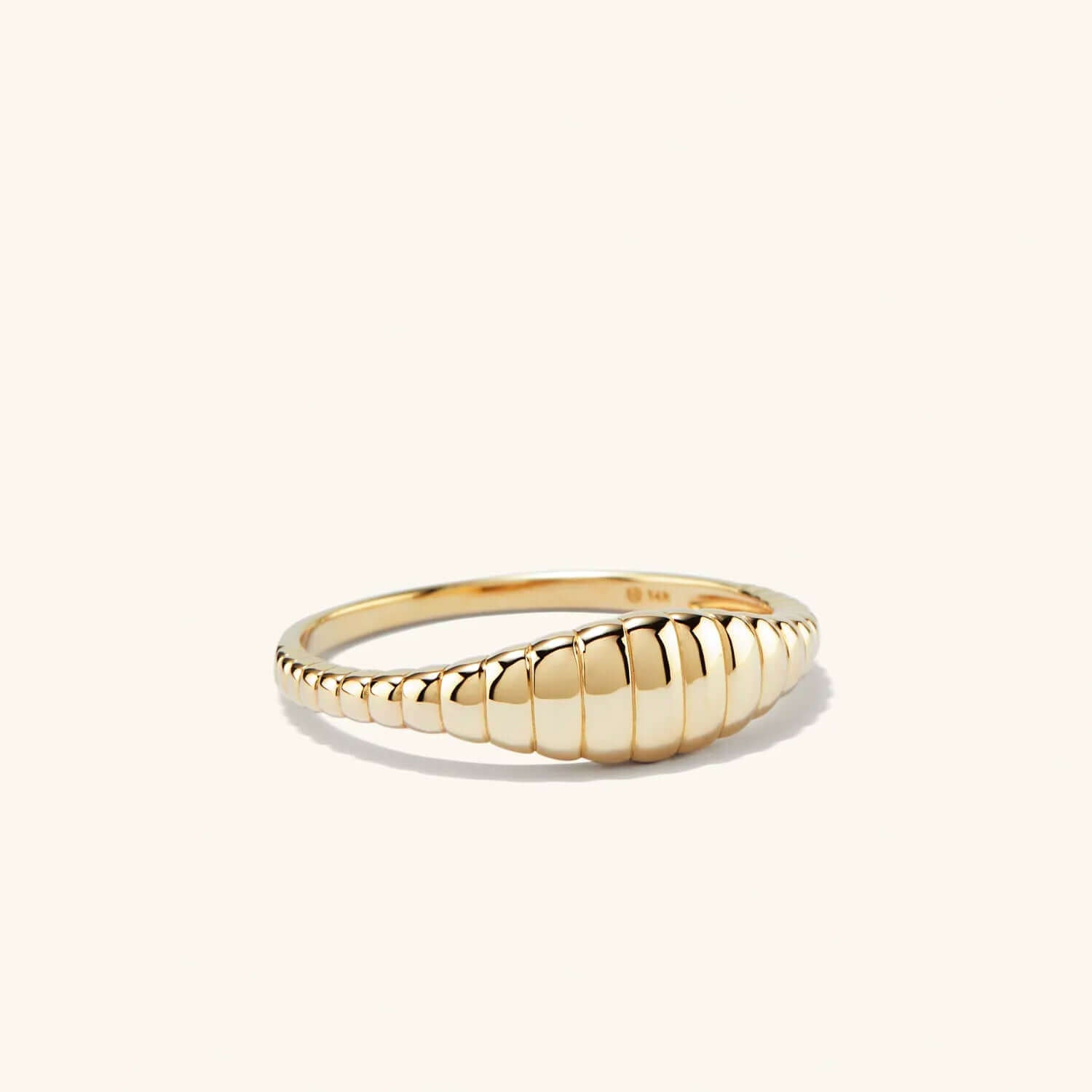 Croissant shaped ring in gold color