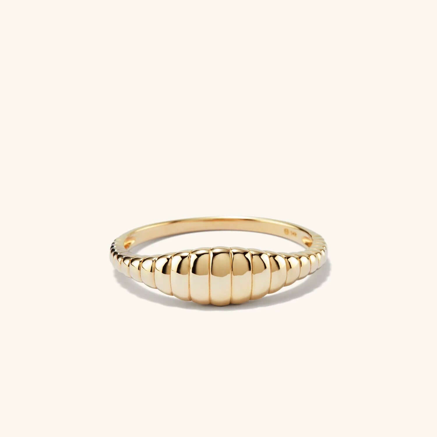 Croissant shaped ring in gold color