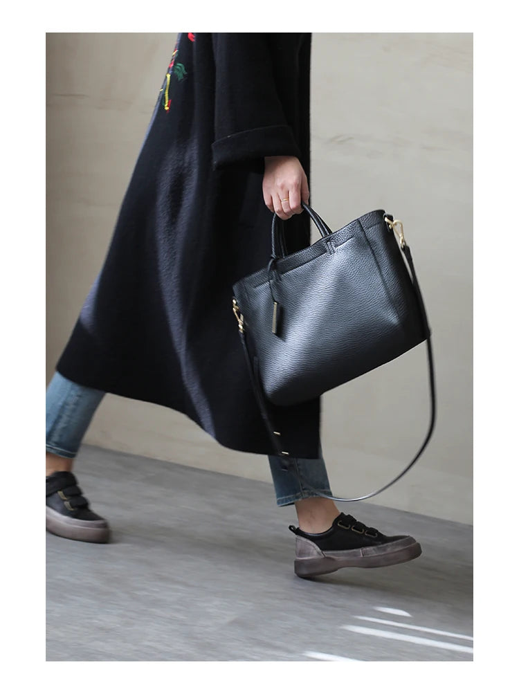 Valentina Torre Large crossbody bag in Black