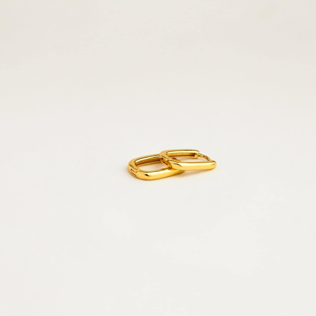 Rectangle Drop Hoops gold