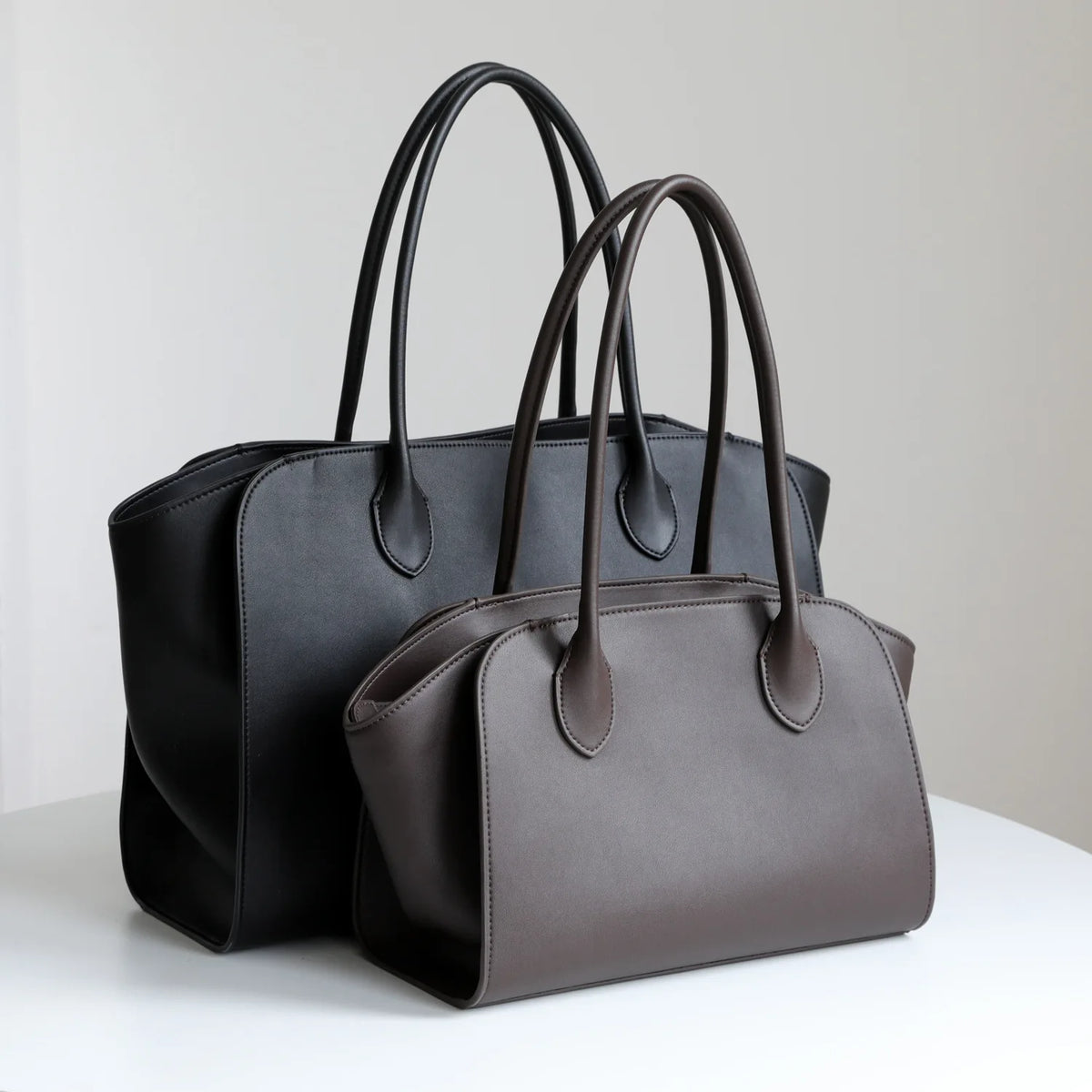 Valentina Volta Large shoulder bag in Coffee, detail