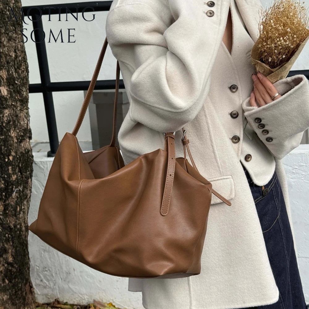 Valentina Velluto Large hobo in Caramel, front view