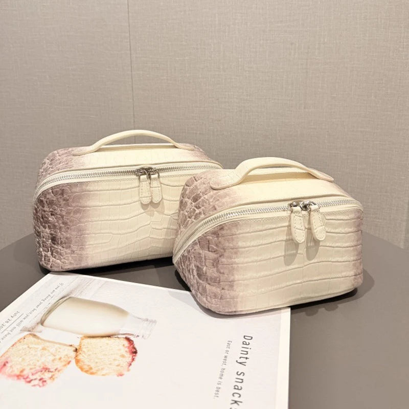 Valentina Varenna Small vanity case in Light Grey, interior