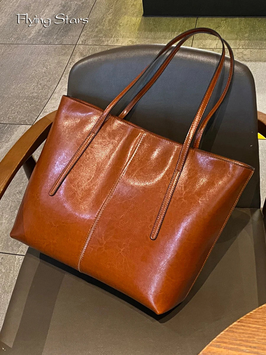 Valentina Molo tote in Cherry, front view