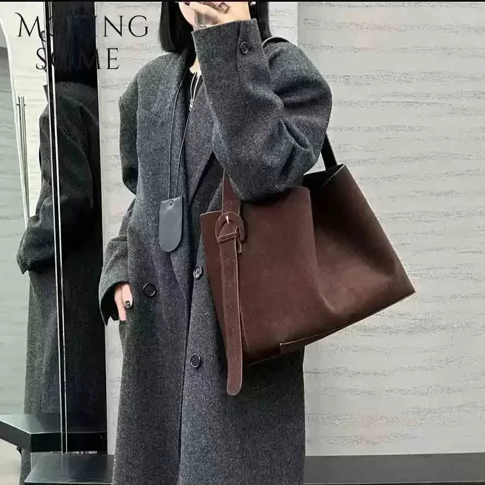 Valentina Elba Large tote in Brown, detail