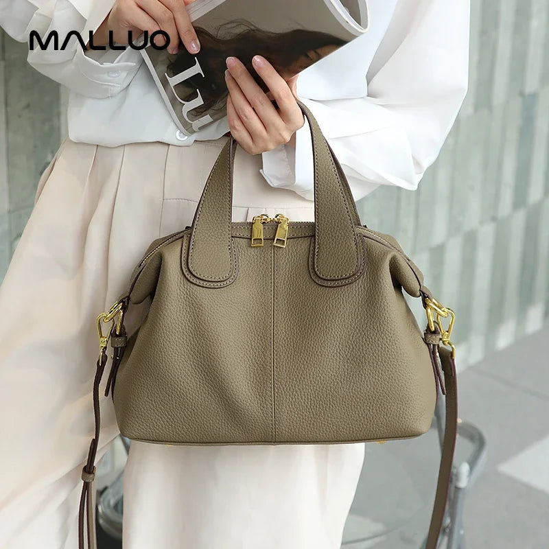 Valentina Lucca crossbody bag in White, front view