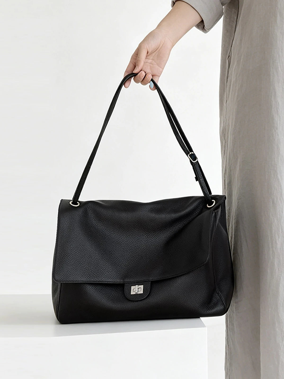 Valentina Fiume Large tote in Taupe, side view