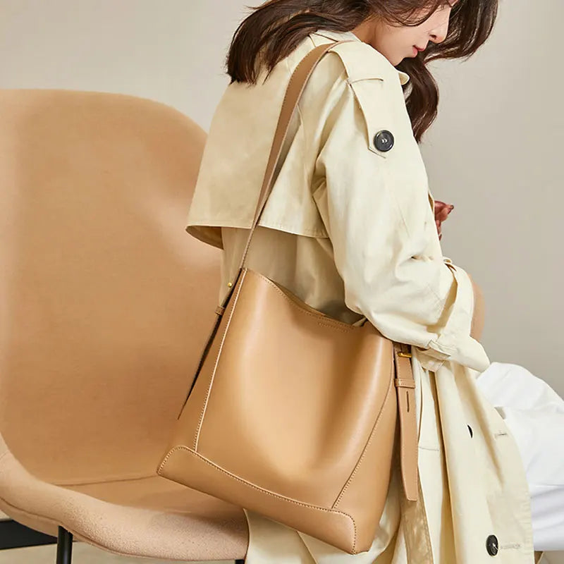 Valentina Calce bucket bag in Dark Brown, side view