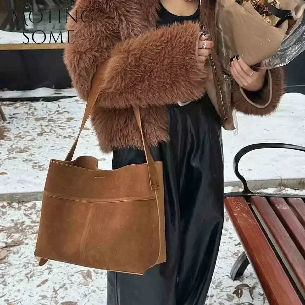 Valentina Elba Small tote in Brown, back view