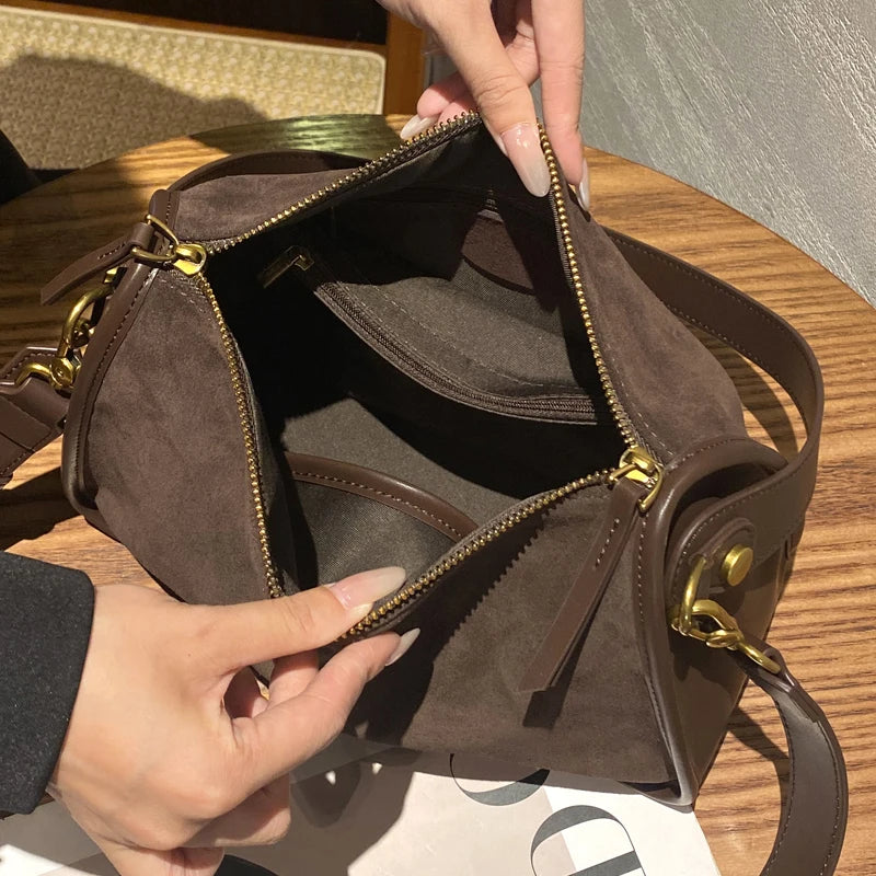 Valentina Grano crossbody bag in Coffee, side view
