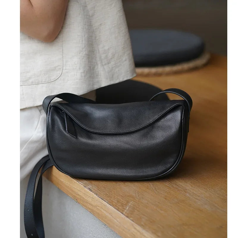 Valentina Zona saddle bag in Pebbled Black