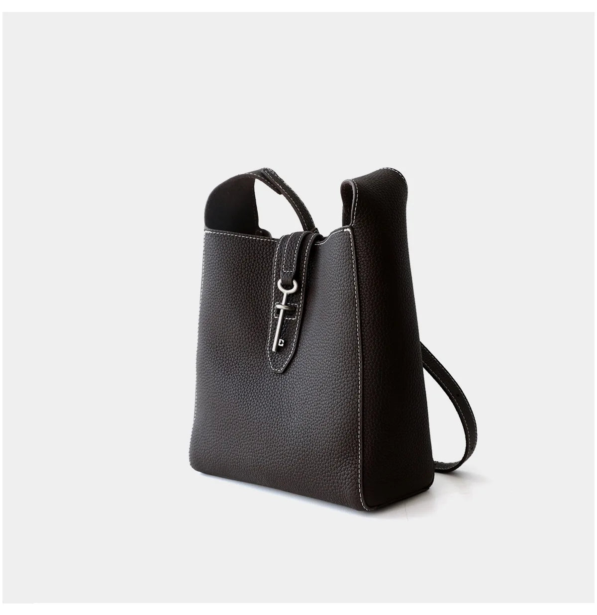Valentina Amalfi hobo in Black, worn