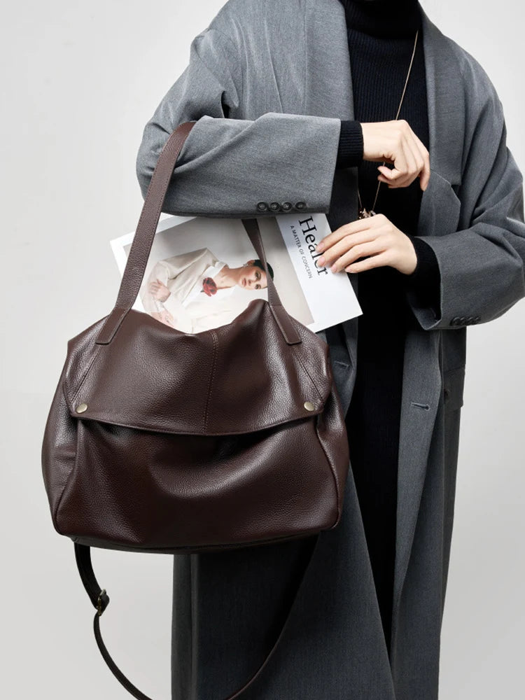 Valentina Vento tote in Coffee, side view