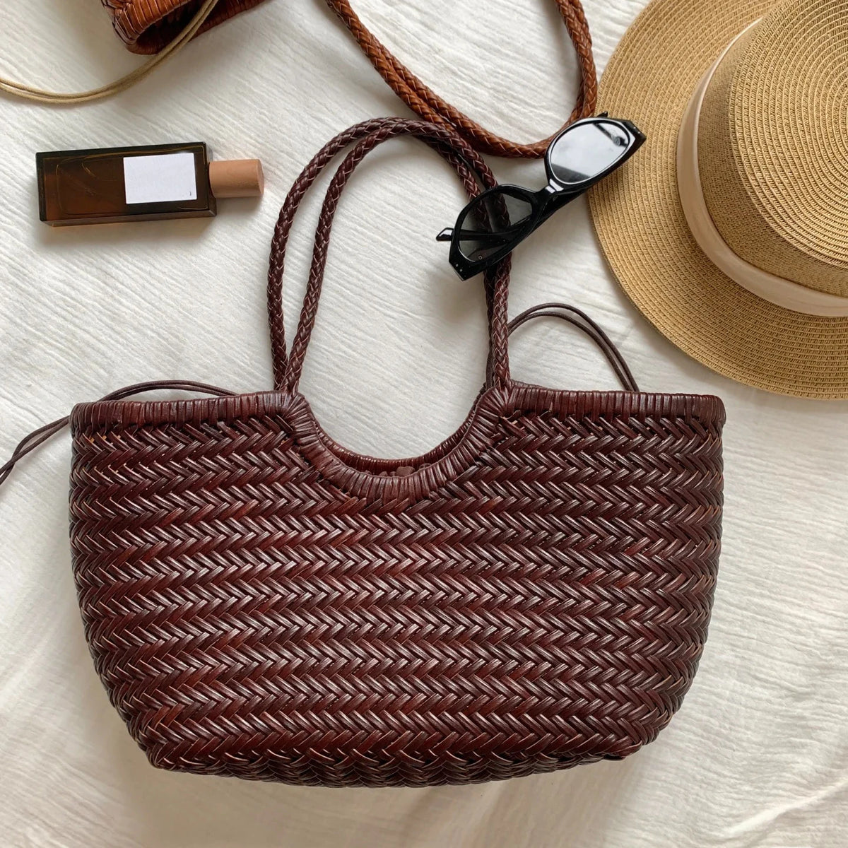 Valentina Bosa tote in Brown, detail