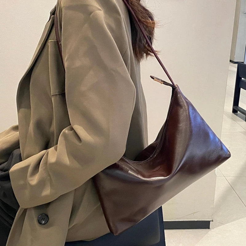 Valentina Lana crossbody bag in Coffee, side view