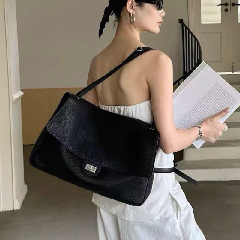 Valentina Brio Large tote in Black, side view