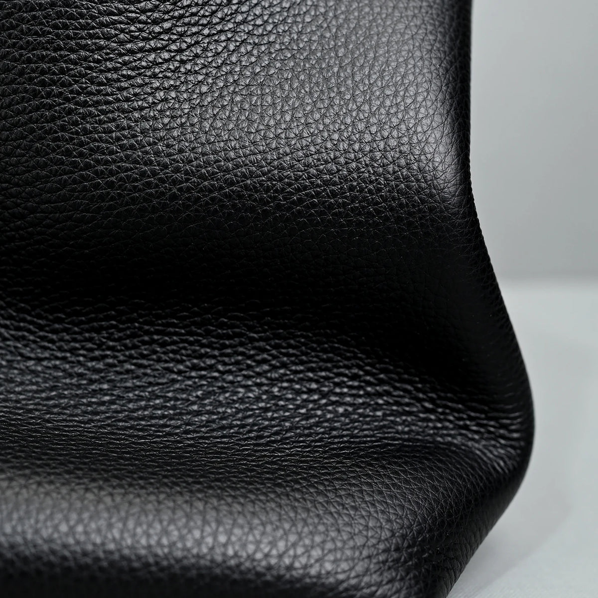 Valentina Pavia bowling bag in Coffee, side view