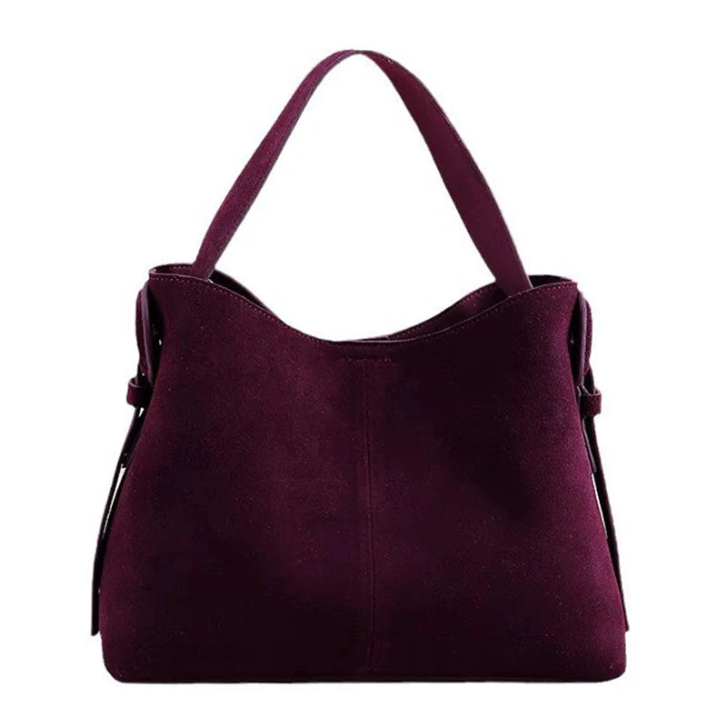 Valentina Duomo hobo in Scarlet