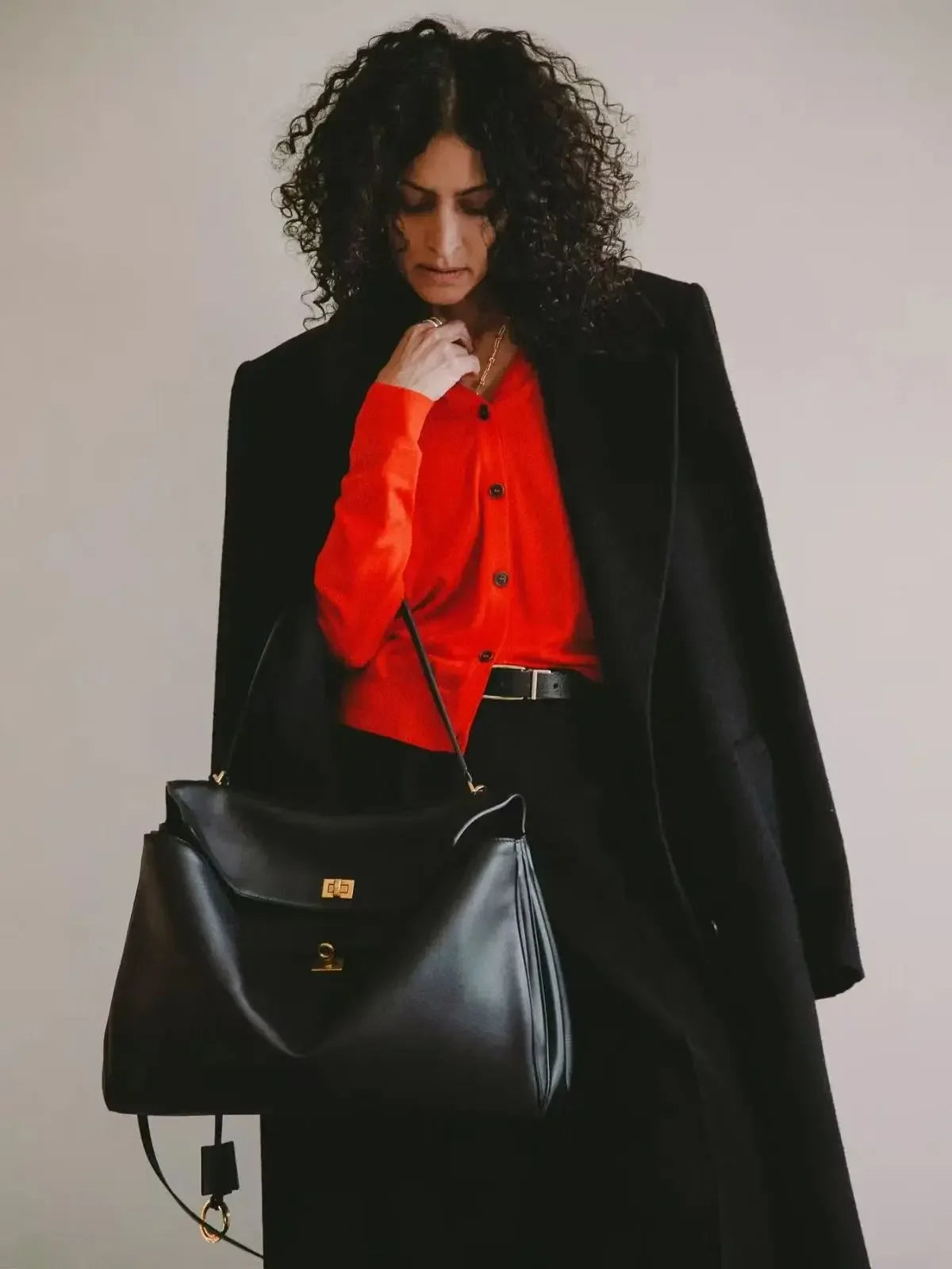 Valentina Tinto Large tote in Wine red, side view