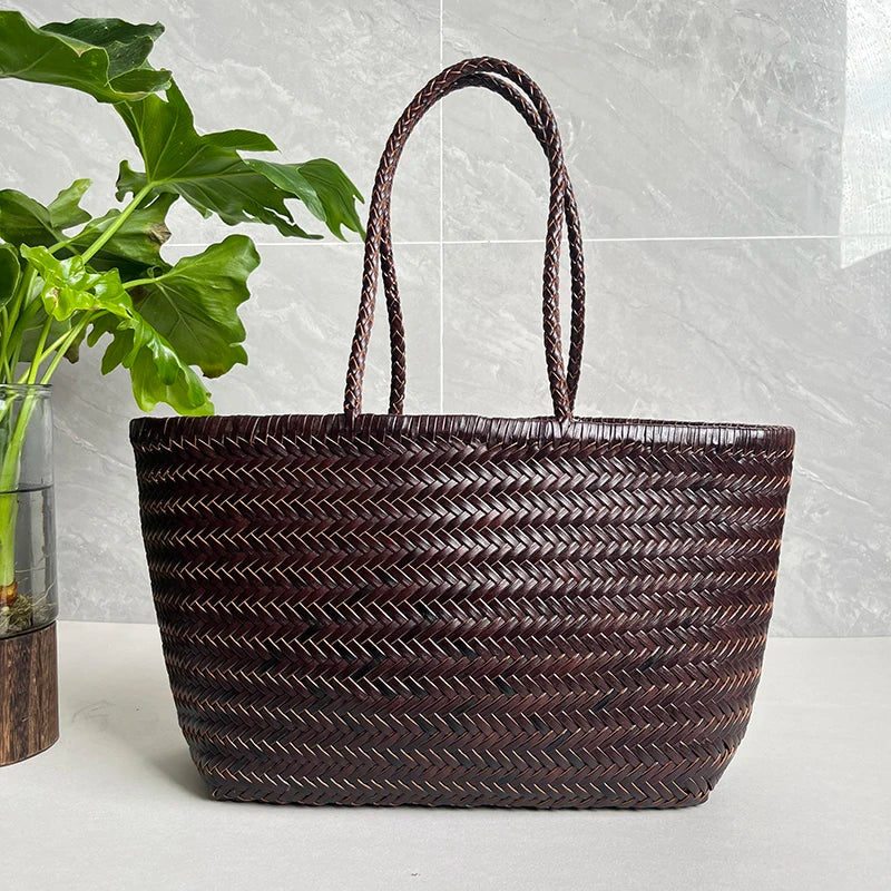 Valentina Noto Large tote in Burgundy, detail