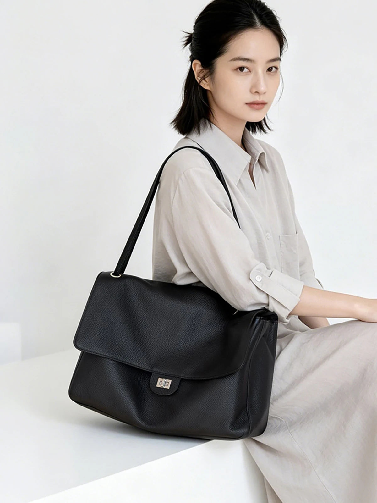 Valentina Fiume Large tote in Taupe, detail
