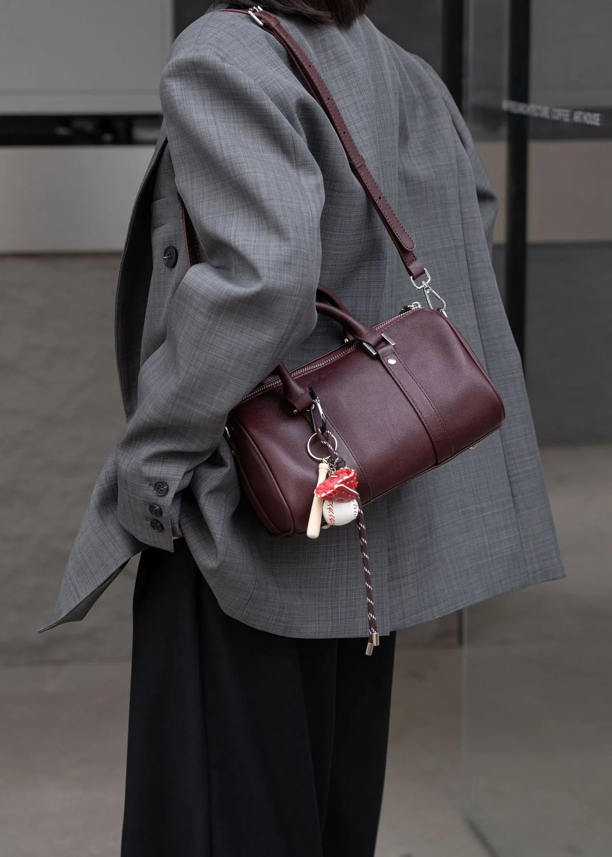 Valentina Miele bowling bag in Black, front view